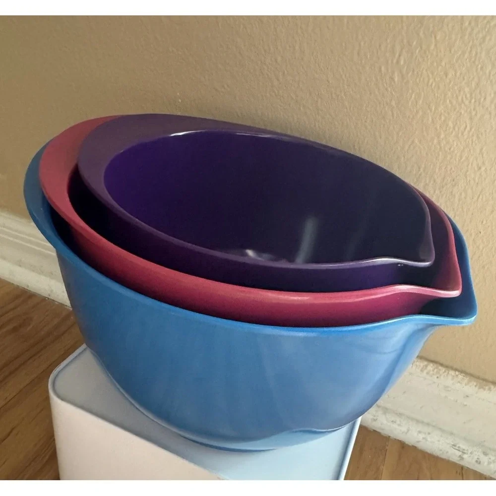 Vintage Sur La Table 3 Mixing Bowls With Spouts: Blue, Maroon, And Purple